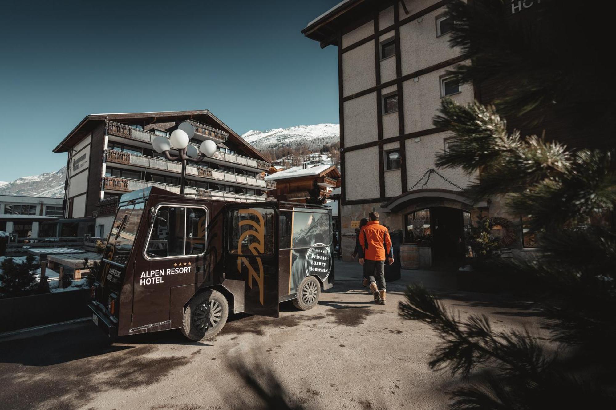 Hotel Alpen & 4*